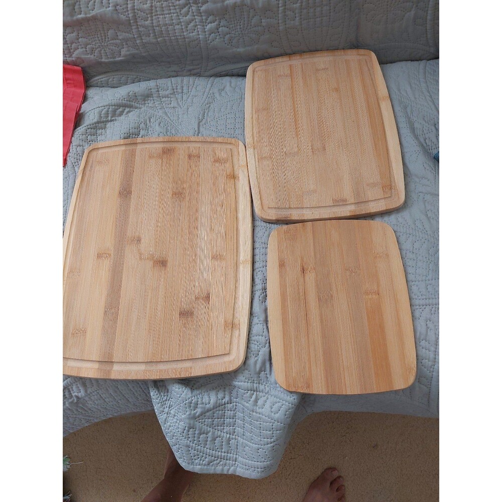Wood cutting boards 3pc set free miWood cutting boards 3pc set free mineral oil.